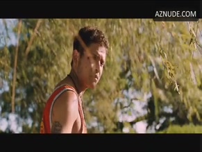 Paulina Gaitan in Sin Nombre