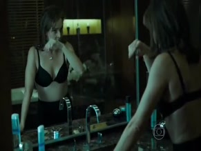 Drica Moraes in Verdades Secretas