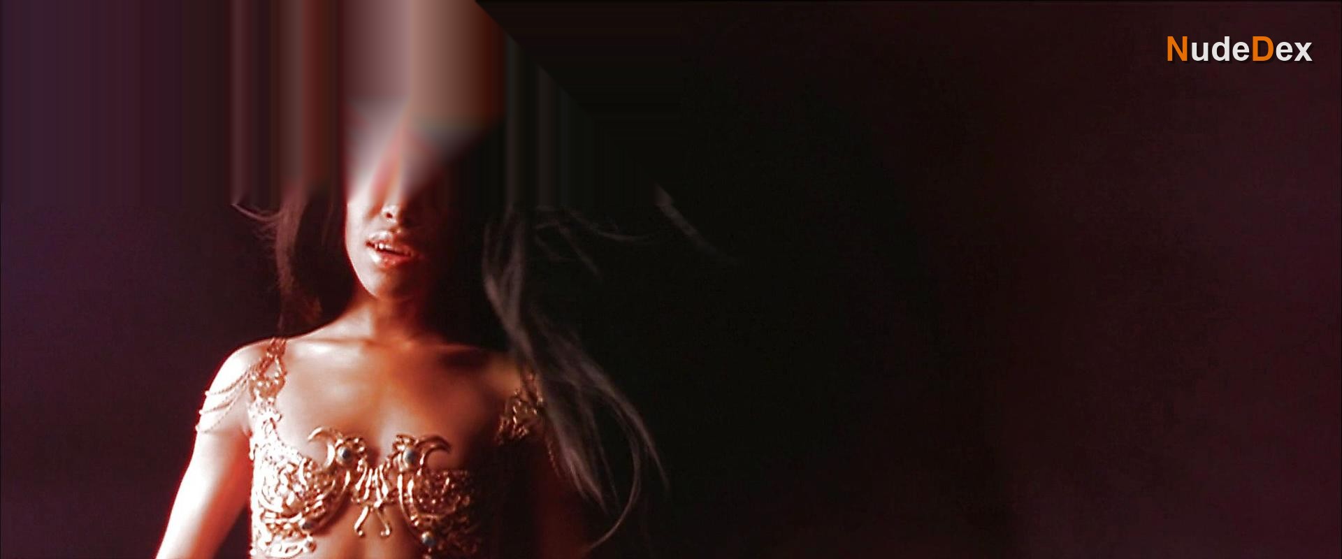 Aaliyah in Queen Of The Damned, photo 2
