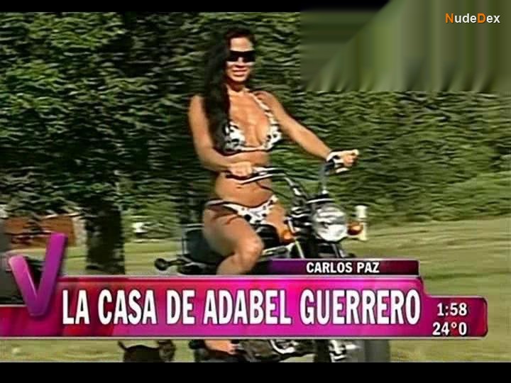 Adabel Guerrero in Los Profesionales De Siempre, photo 4