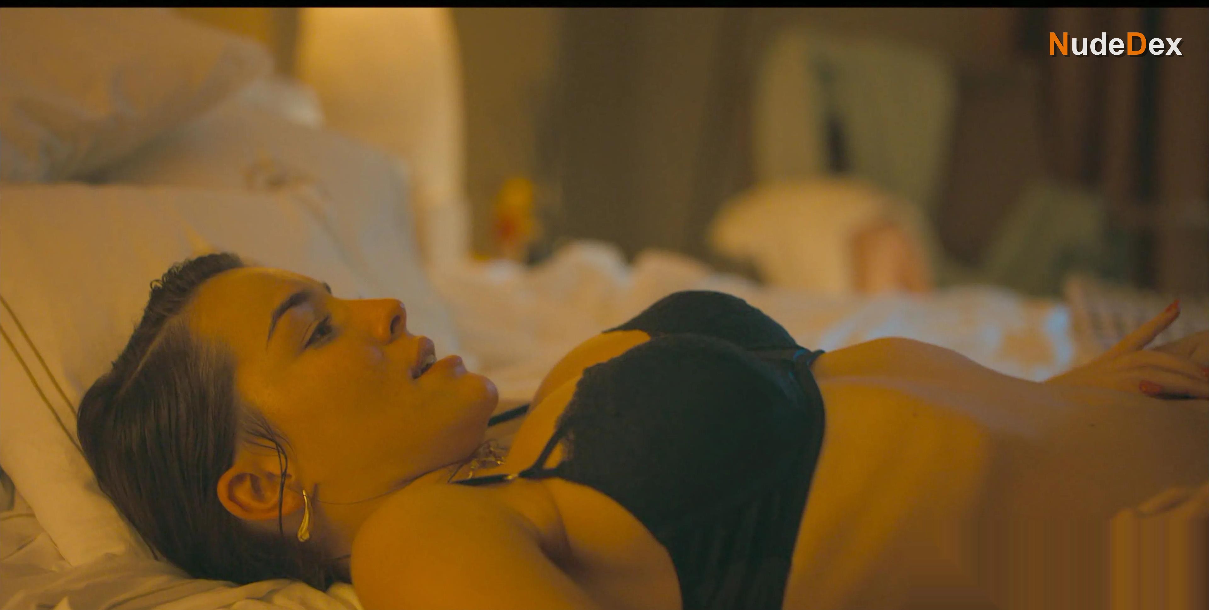 Berta Castane in Oasis