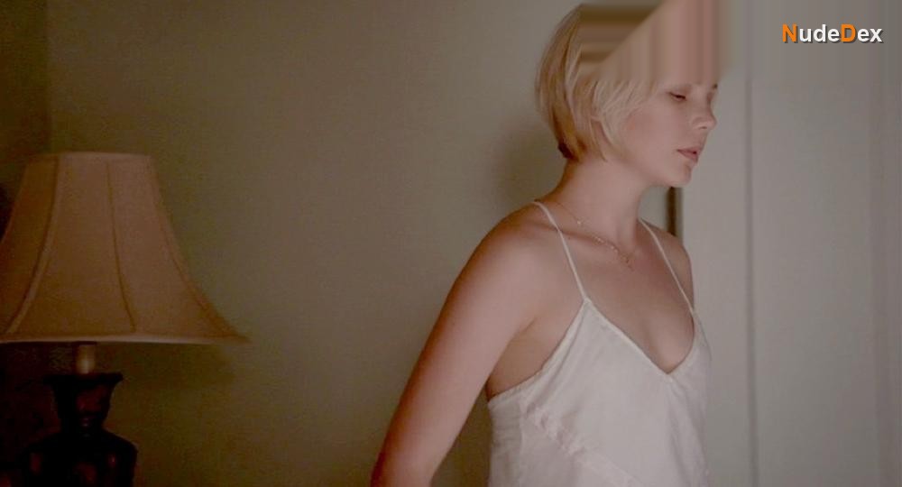 Adelaide Clemens in Rectify, photo 1