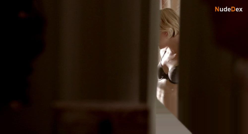 Adelaide Clemens in Rectify, photo 7