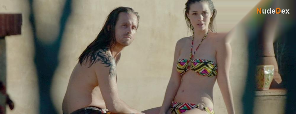 Adelaide Kane in Goats, photo 1