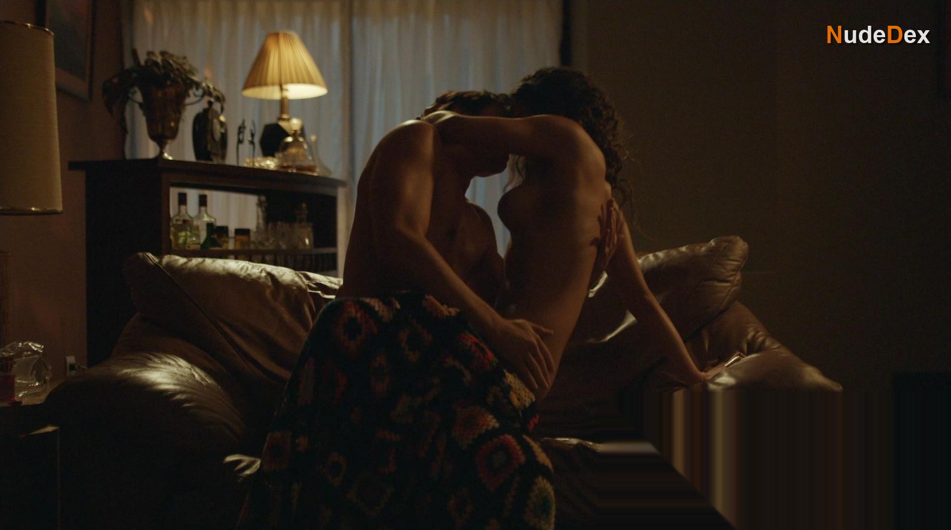 Adria Arjona in Narcos, photo 5