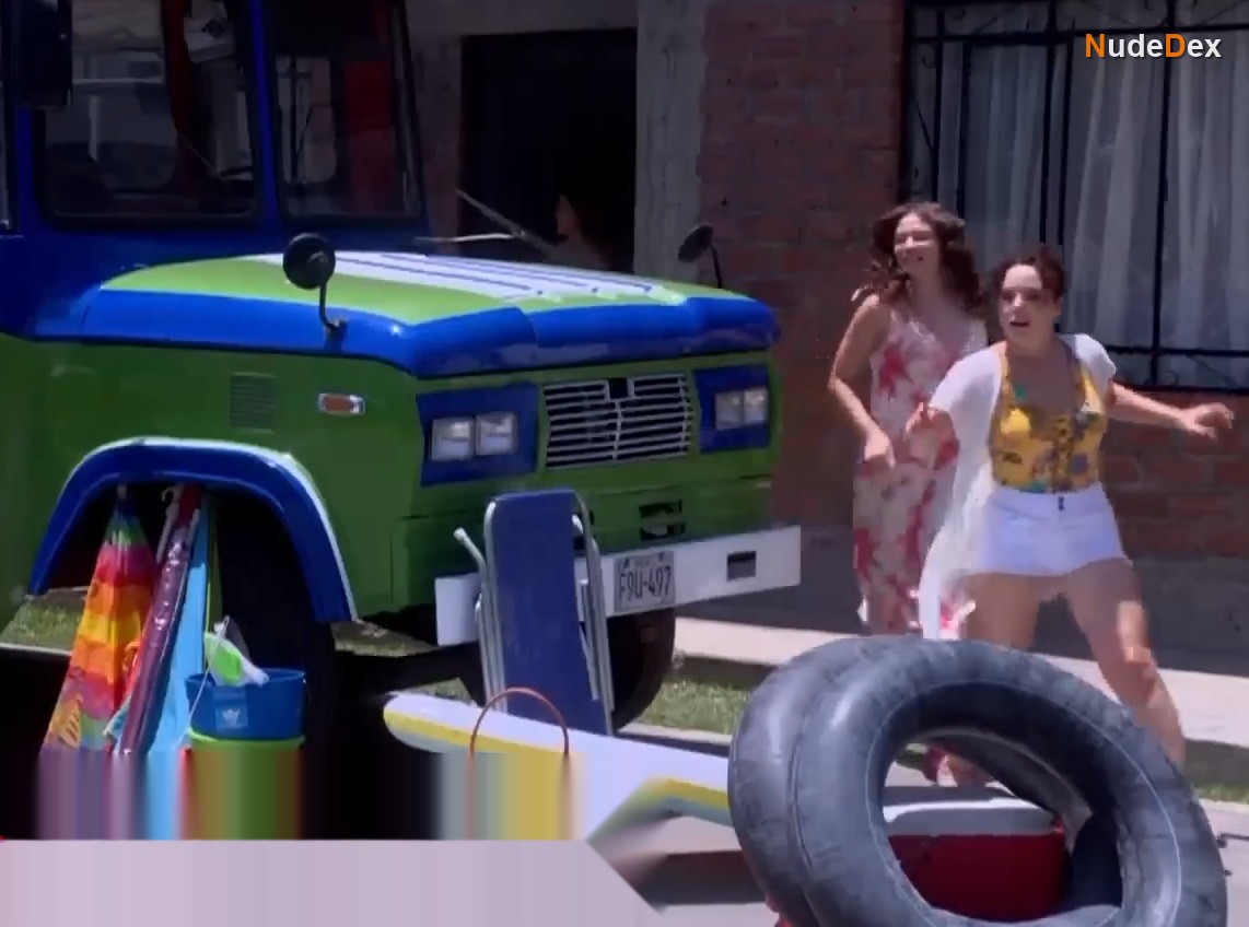 Adriana Campos-salazar in Al Fondo Hay Sitio, photo 5