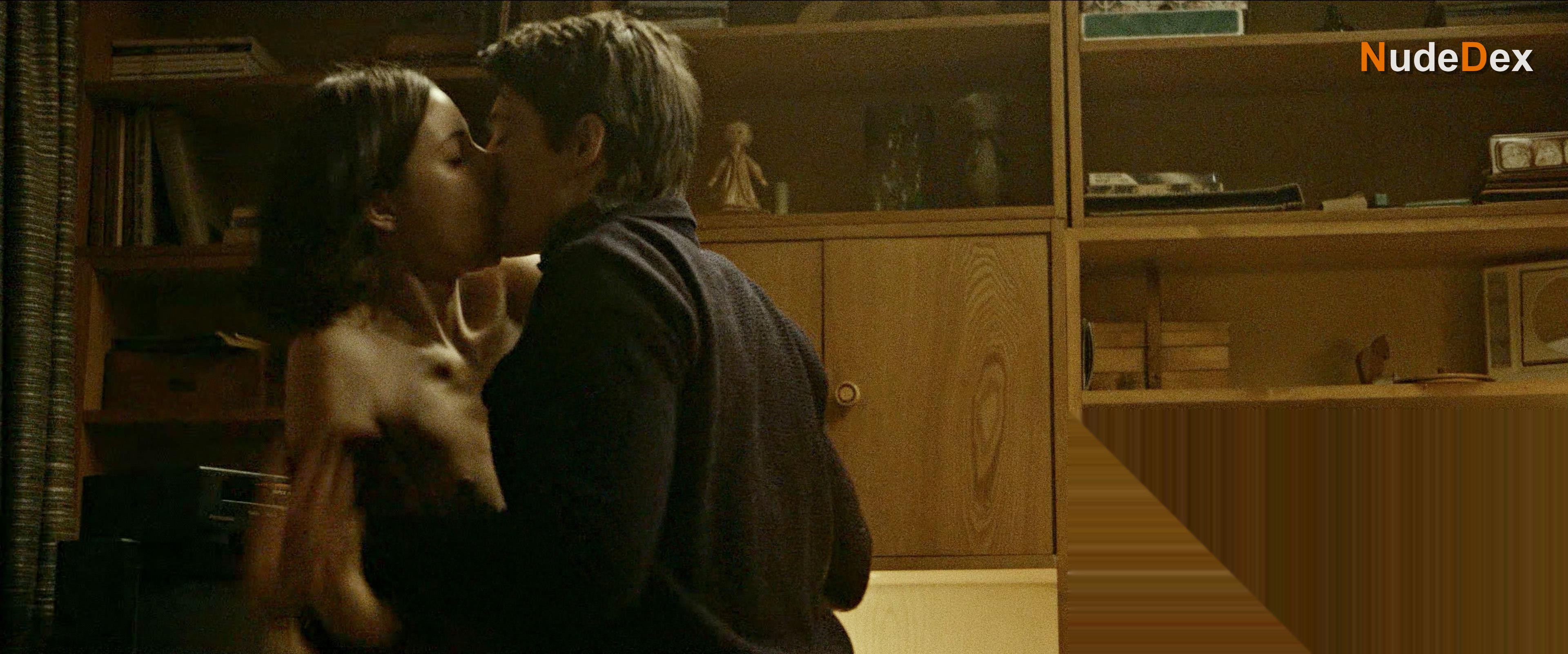 Adrianna Chlebicka in Operation Hyacinth, photo 5