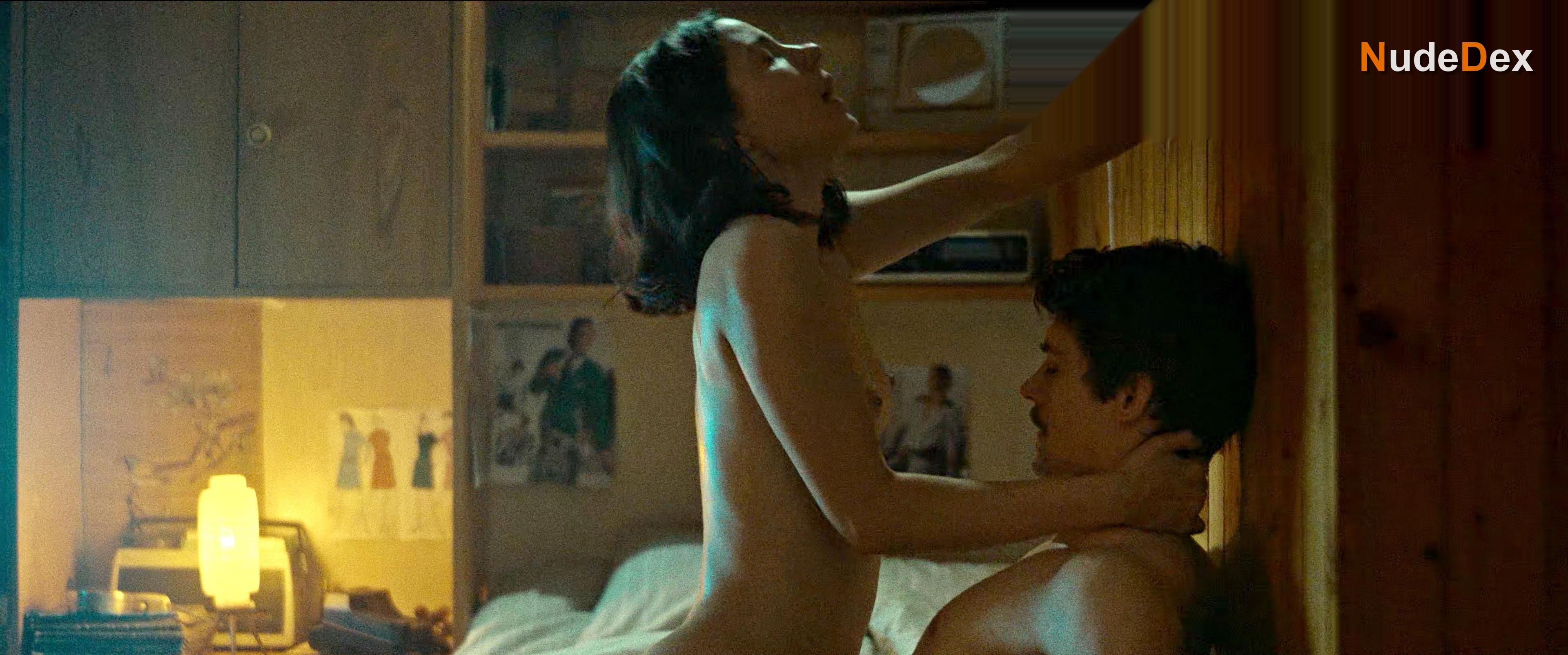 Adrianna Chlebicka in Operation Hyacinth, photo 6