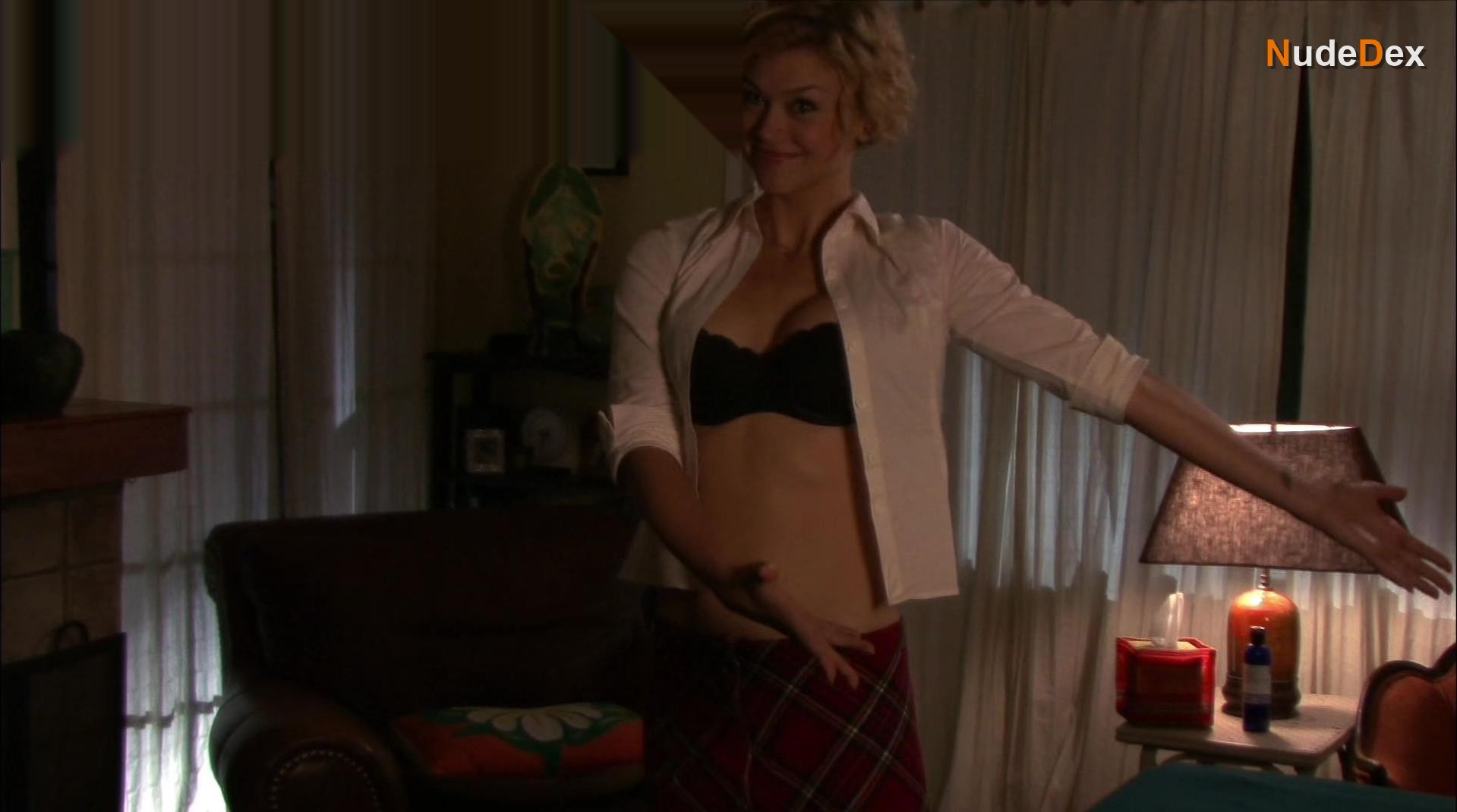 Adrianne Palicki in Women In Trouble, photo 4
