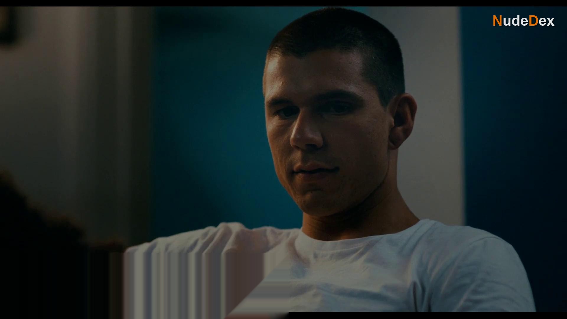 Aerial Washington in The Dead Thing, photo 5