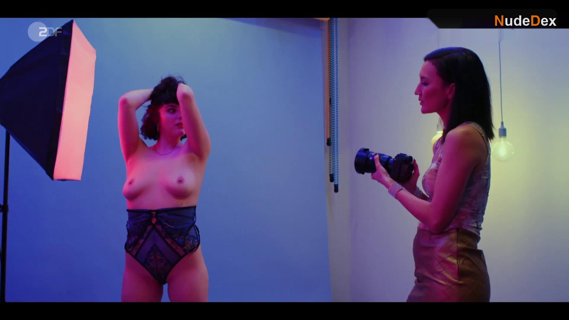 Agnes Kiyomi Decker in Watchme - Sex Sells, photo 7
