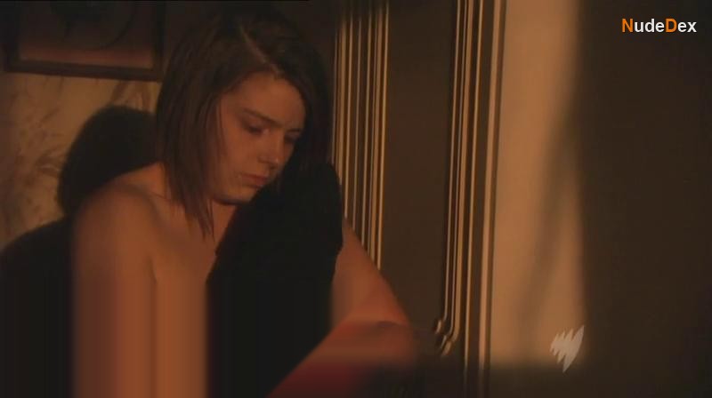 Aimee-ffion Edwards in Skins, photo 2