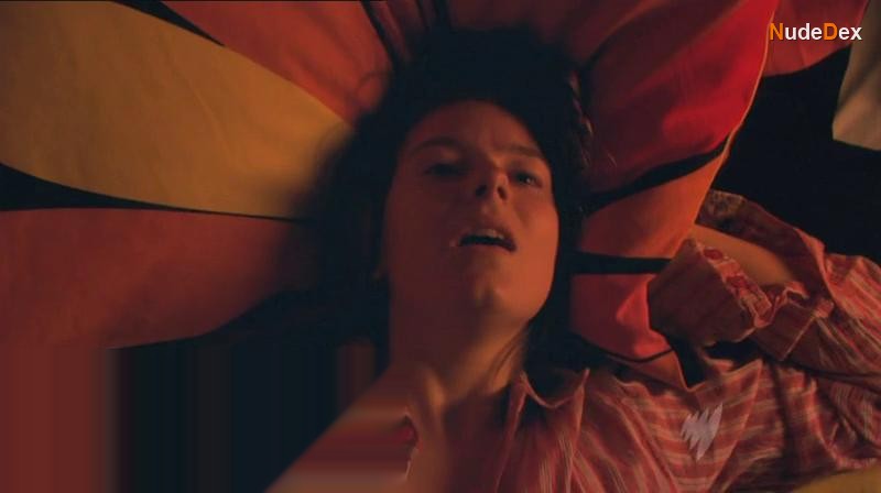 Aimee-ffion Edwards in Skins, photo 5
