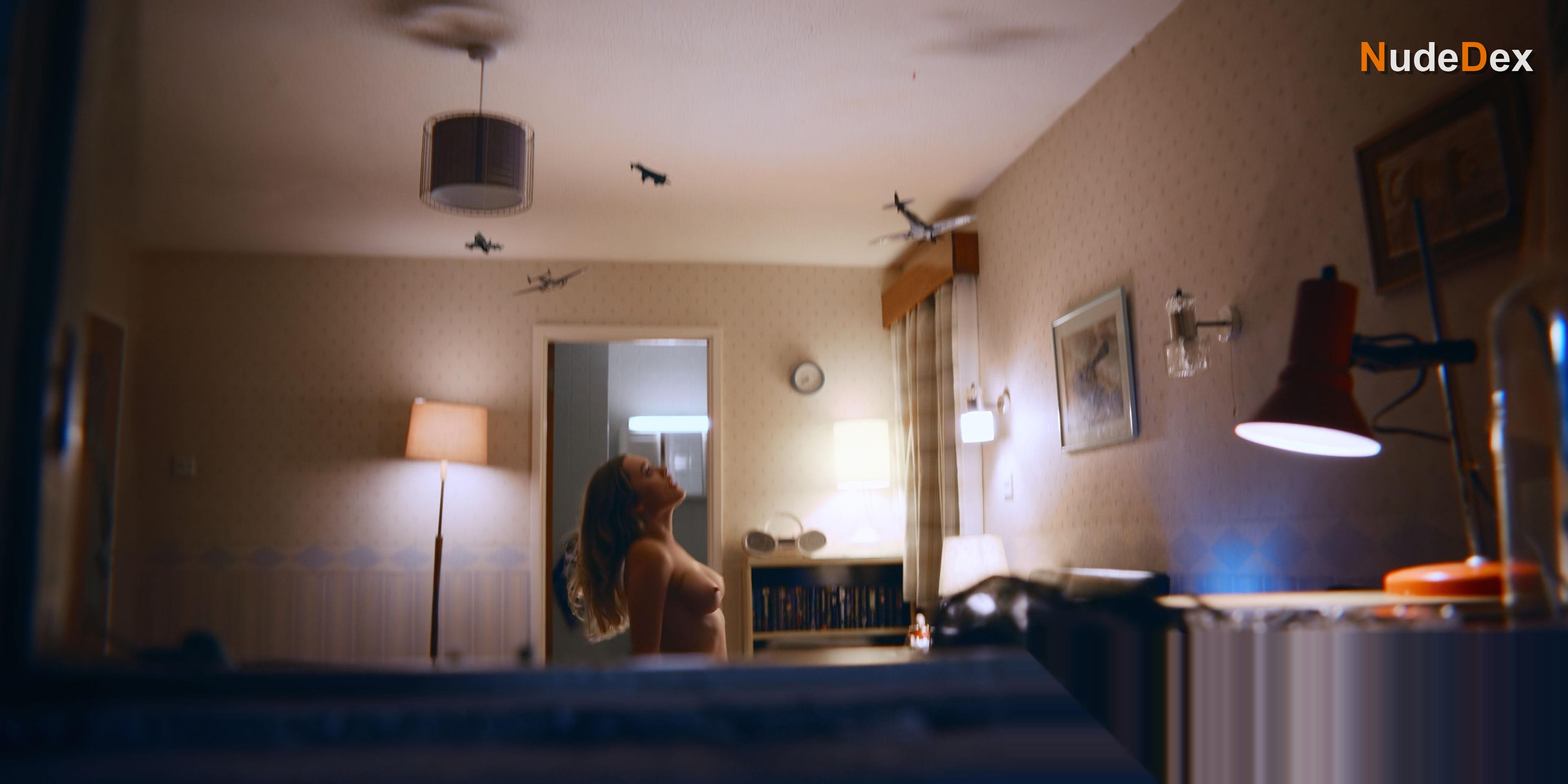 Aimee-lou Wood in Sex Education, photo 6