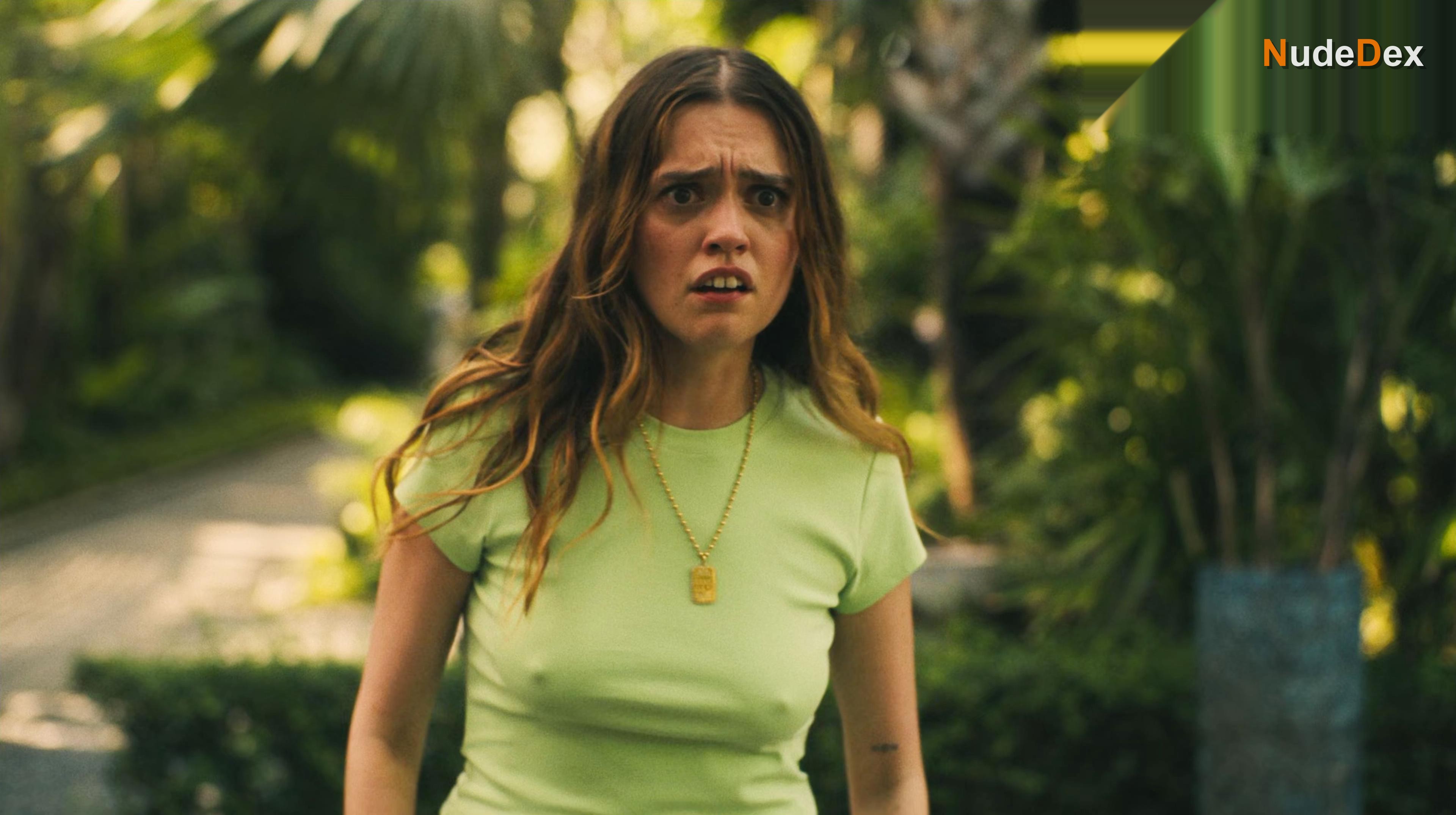 Aimee-lou Wood in The White Lotus, photo 13