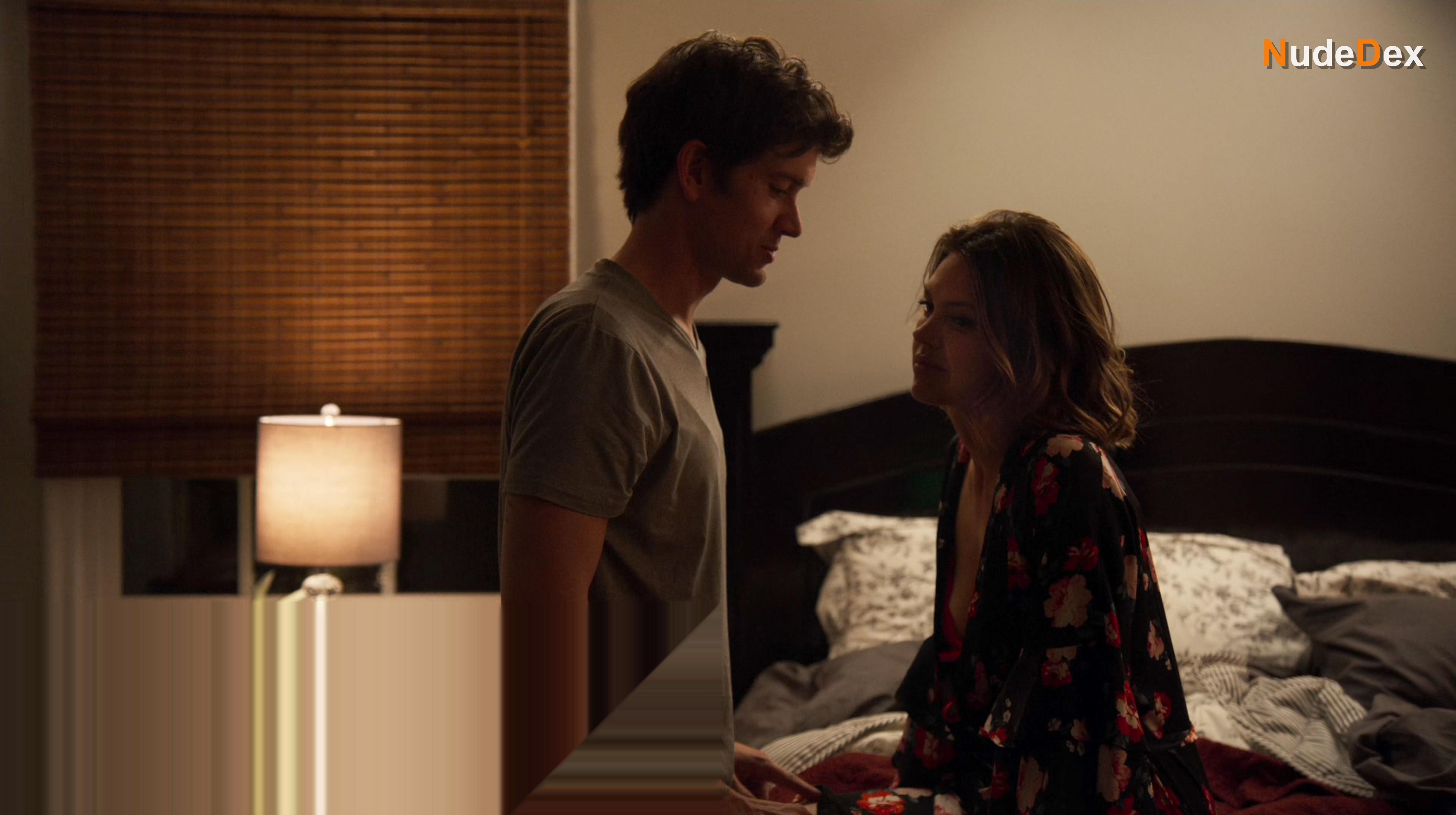 Aimee Teegarden in Guest House, photo 1