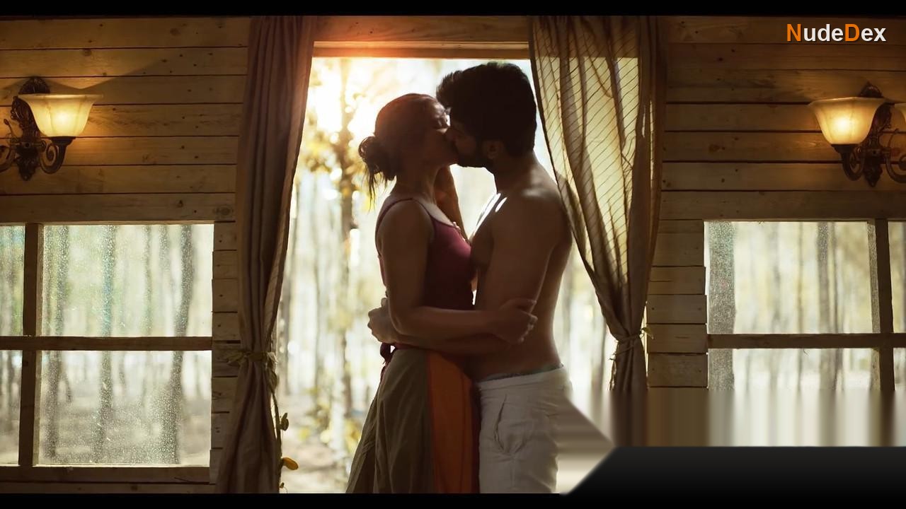 Aishwarya Rajesh in Bodhai Kadhai, photo 4