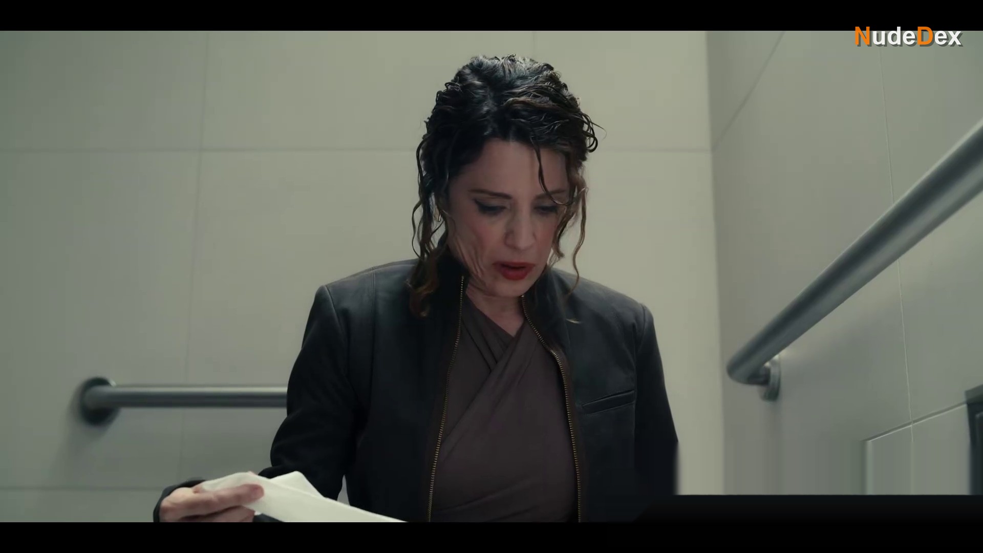 Alanna Ubach in Hacks, photo 2