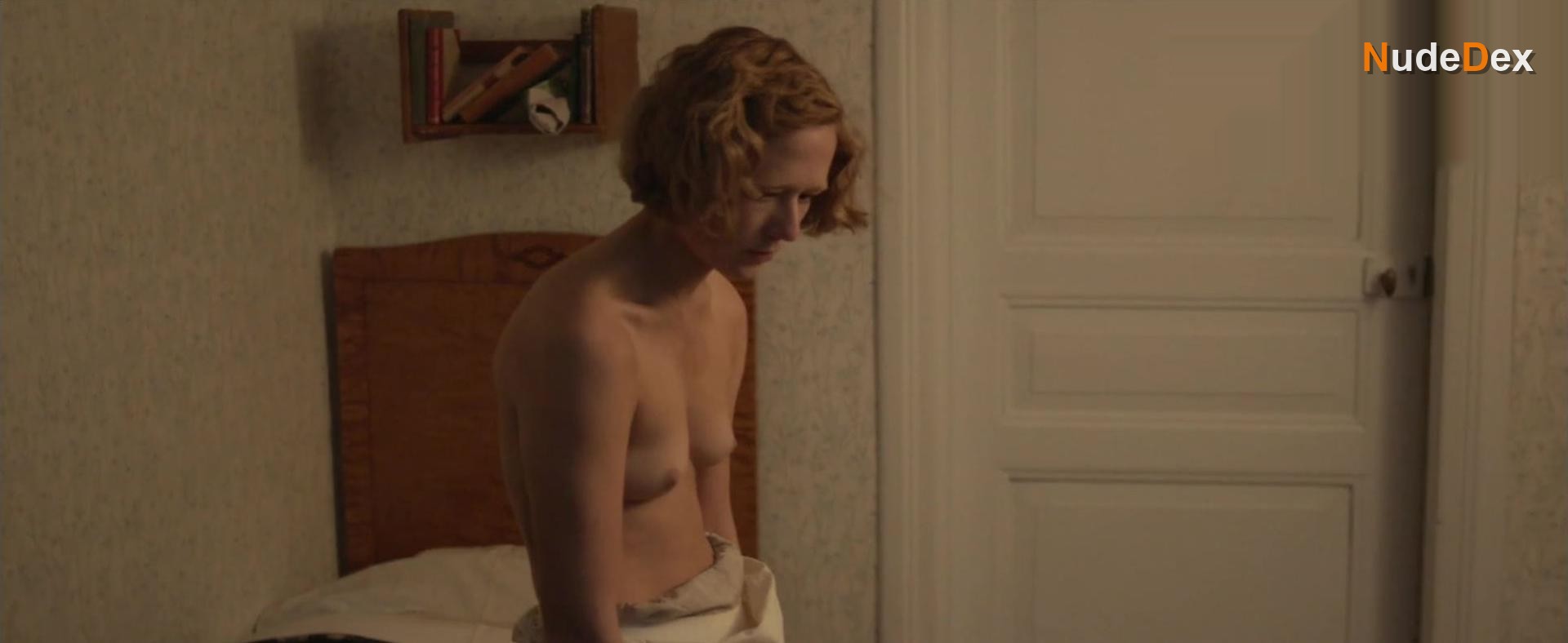 Alba August in Becoming Astrid, photo 3