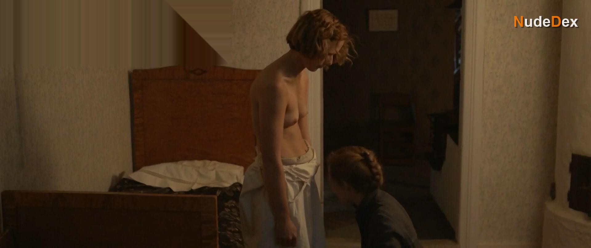Alba August in Becoming Astrid, photo 10