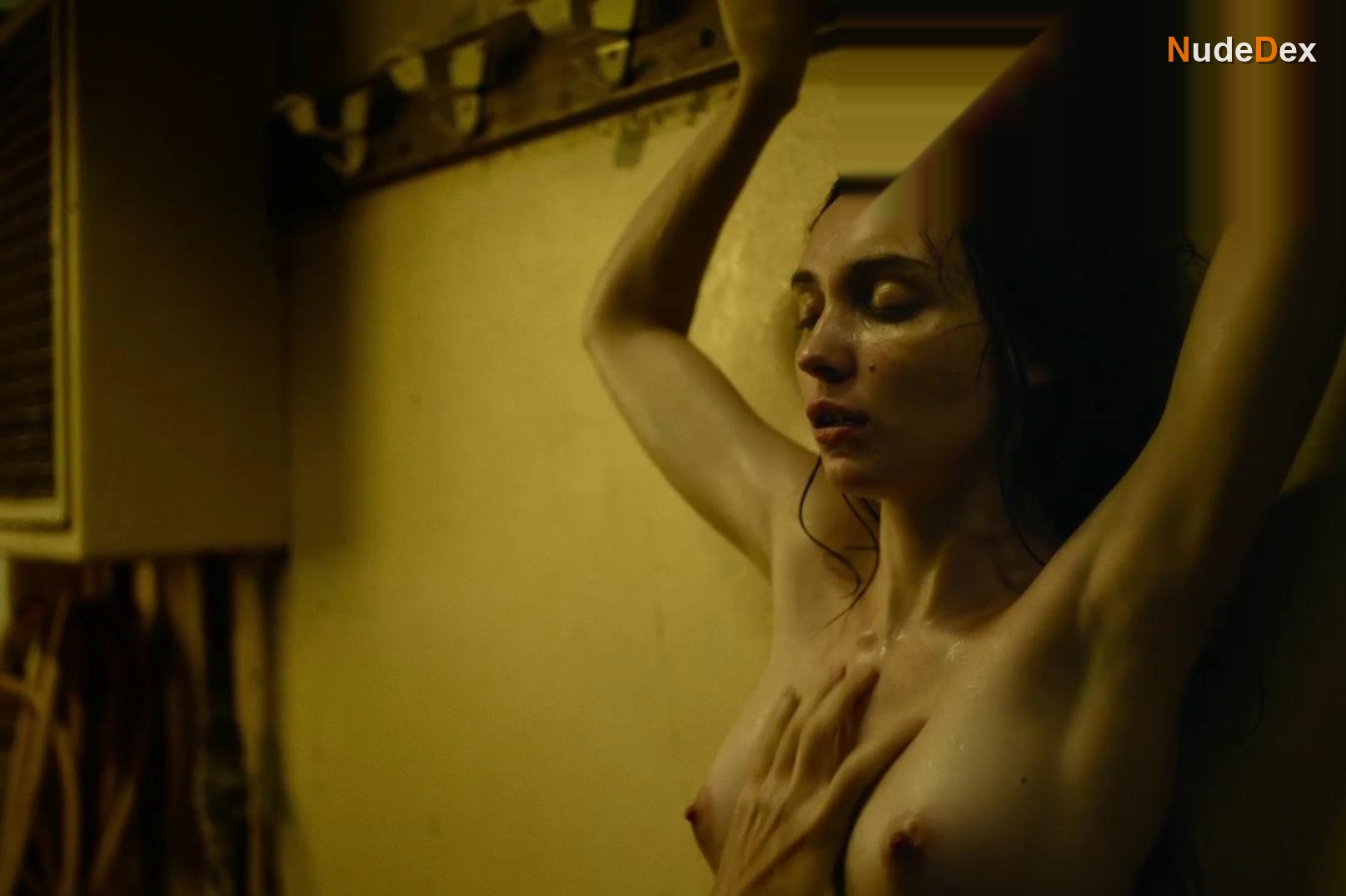 Oxana in Oxana, photo 9