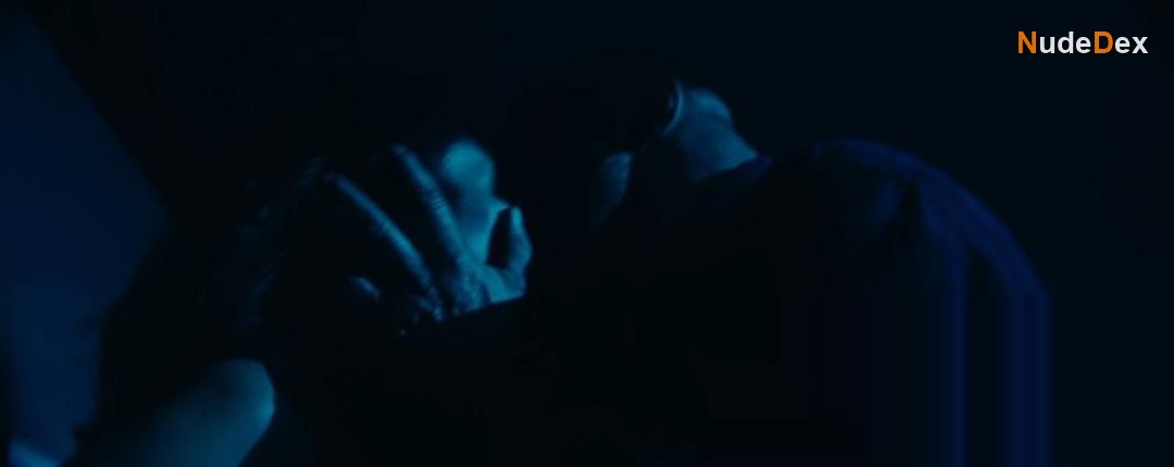 Aleksandra Poplawska in Underdog, photo 4