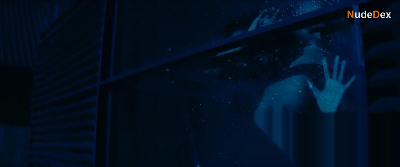 Aleksandra Poplawska in Underdog, photo 12