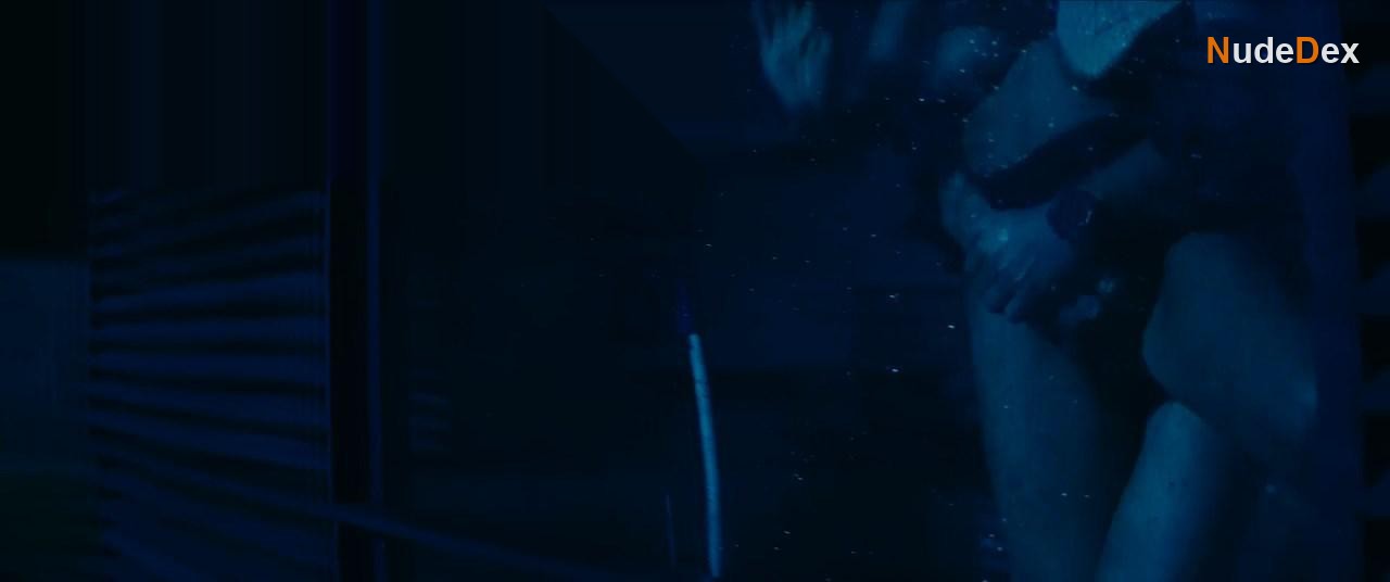 Aleksandra Poplawska in Underdog, photo 13