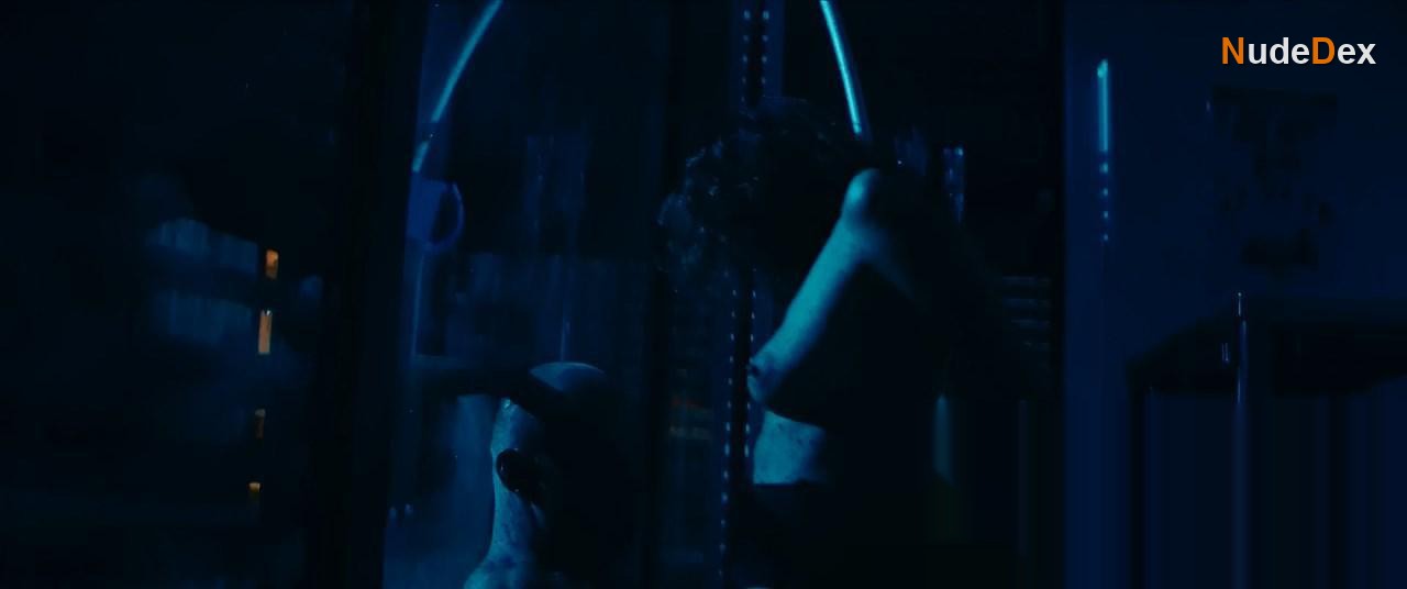 Aleksandra Poplawska in Underdog, photo 14