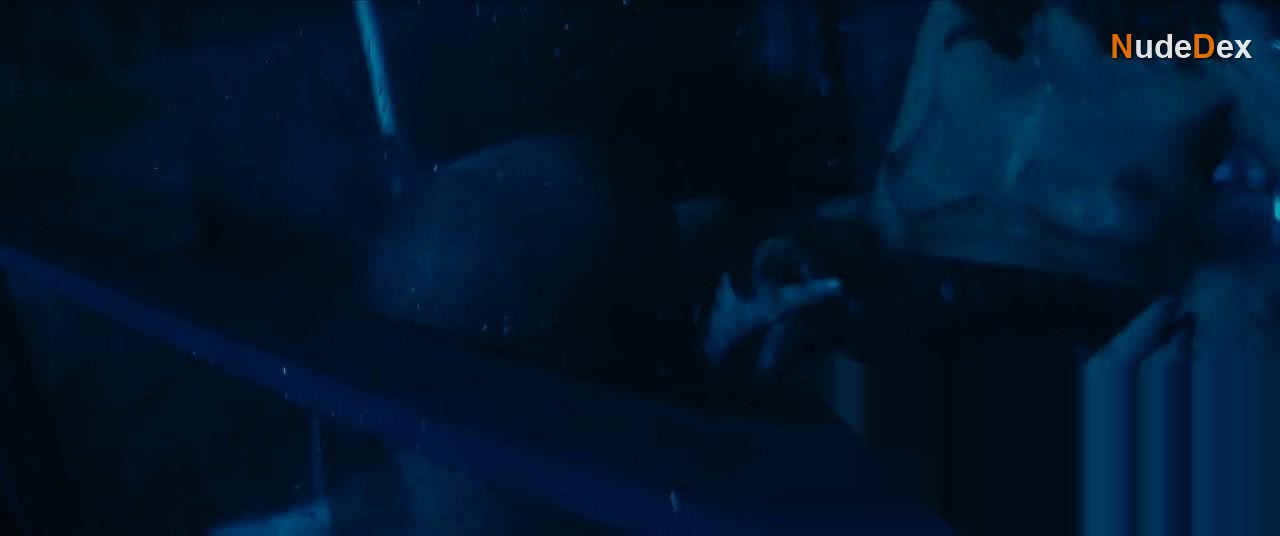 Aleksandra Poplawska in Underdog, photo 15