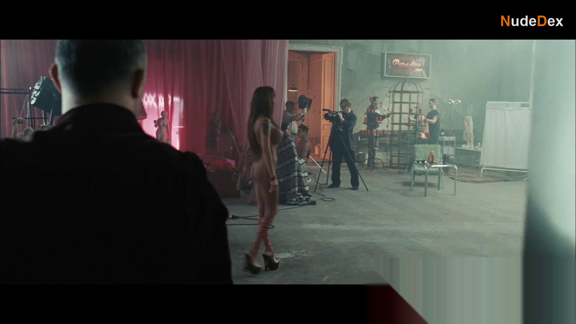 Monika Fronczek in Zero