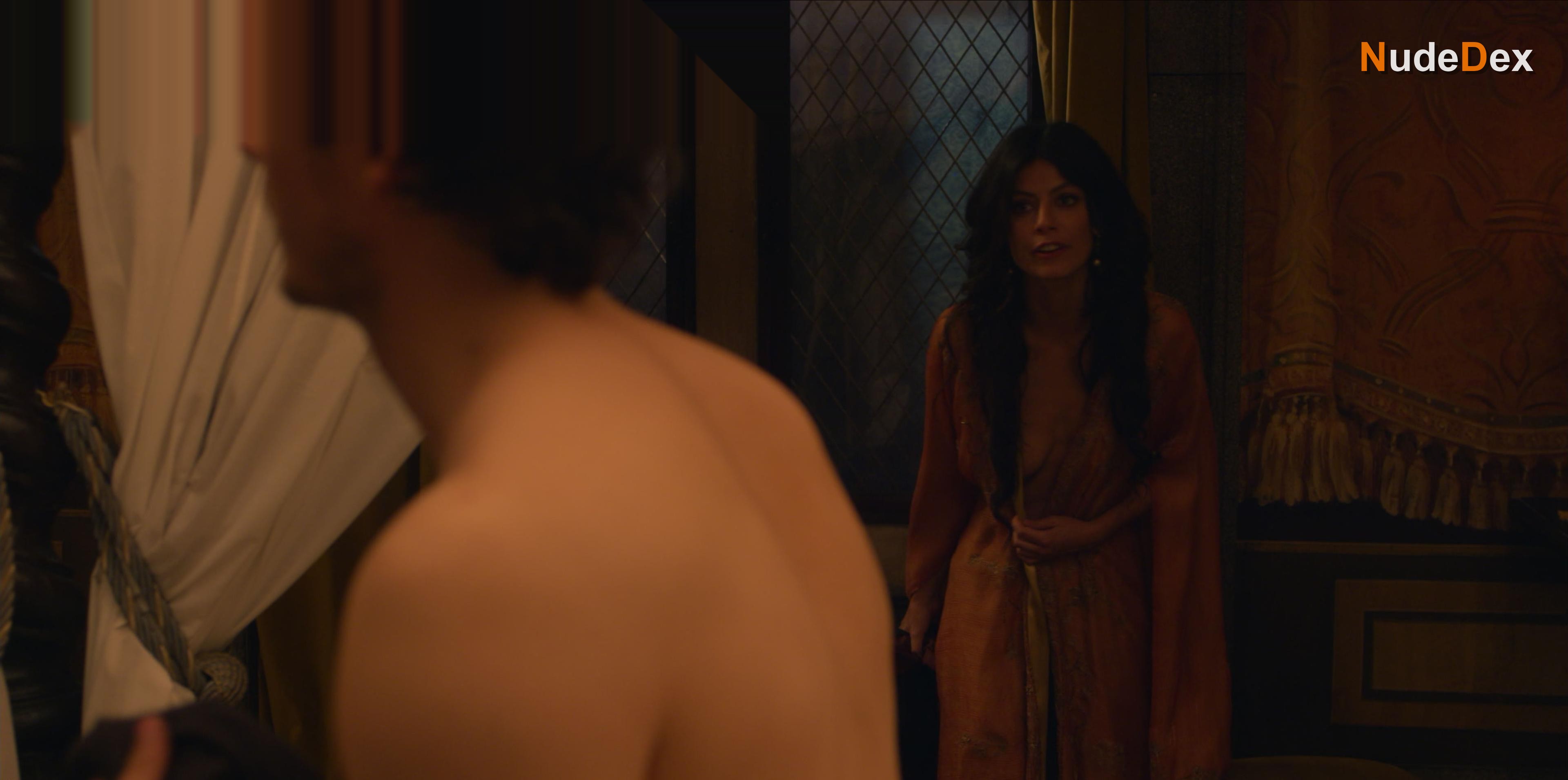 Alessandra Mastronardi in Medici: Masters Of Florence, photo 5