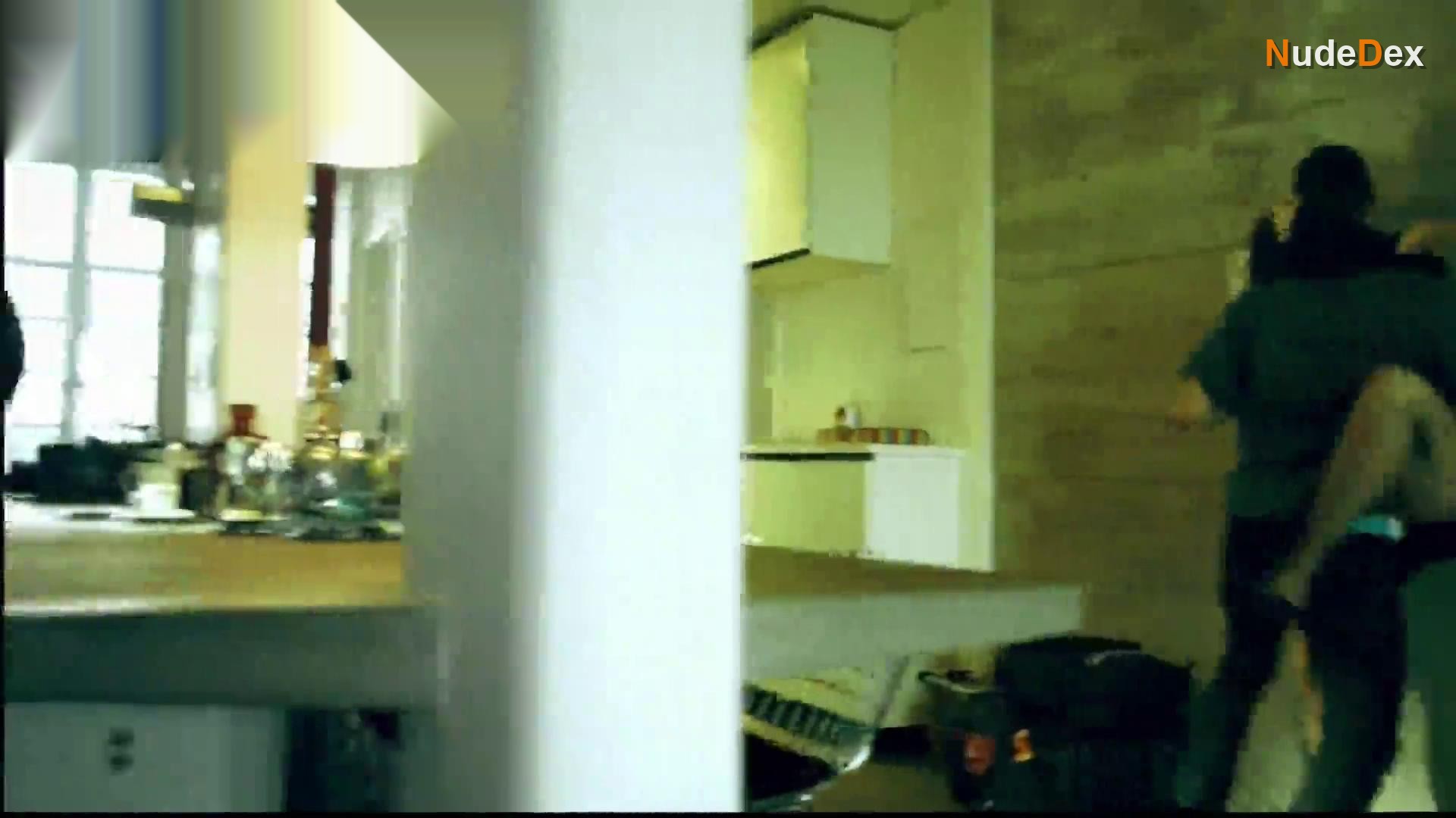 Alessandra Negrini in 2 Coelhos, photo 1