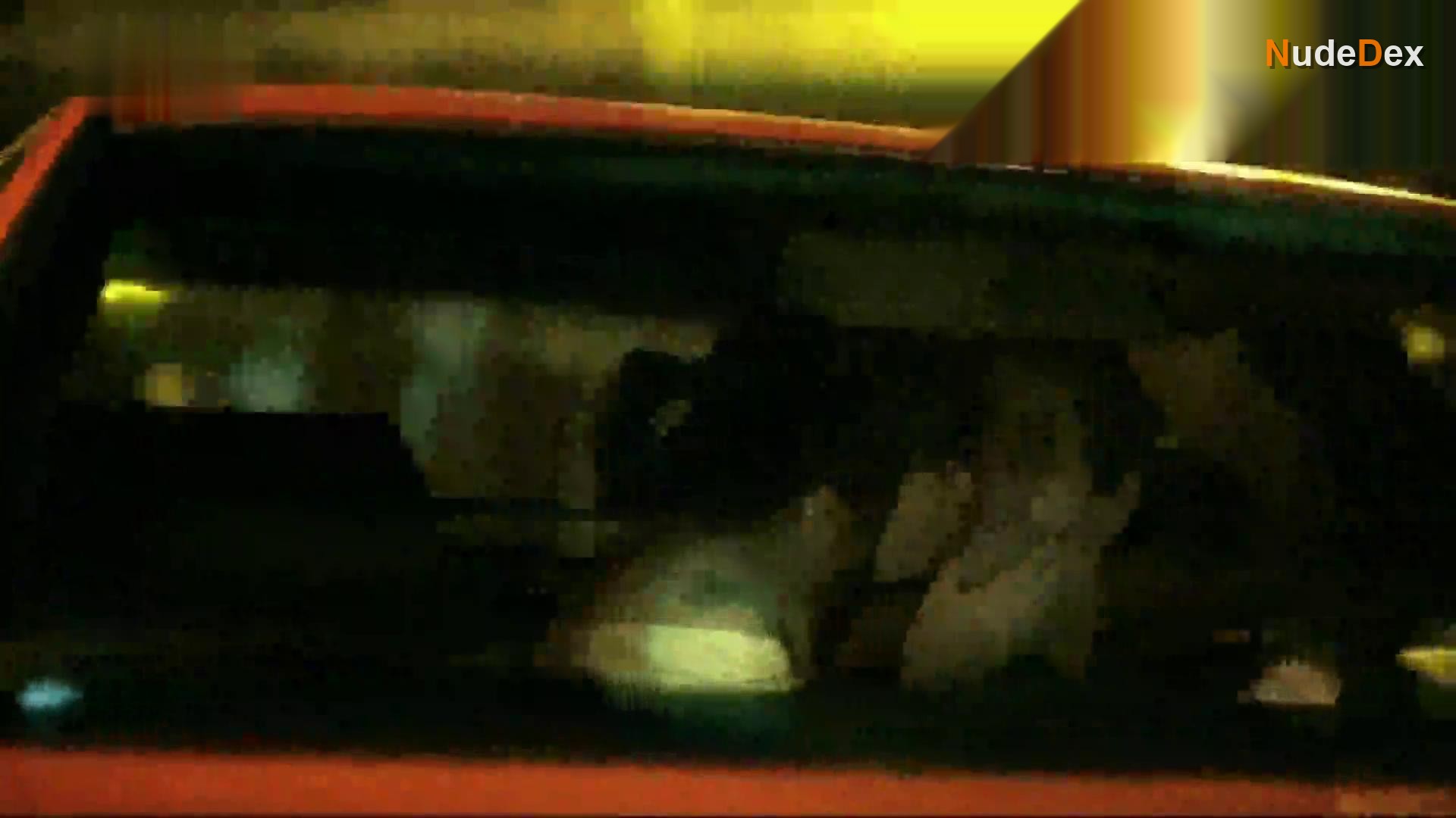 Alessandra Negrini in 2 Coelhos, photo 3
