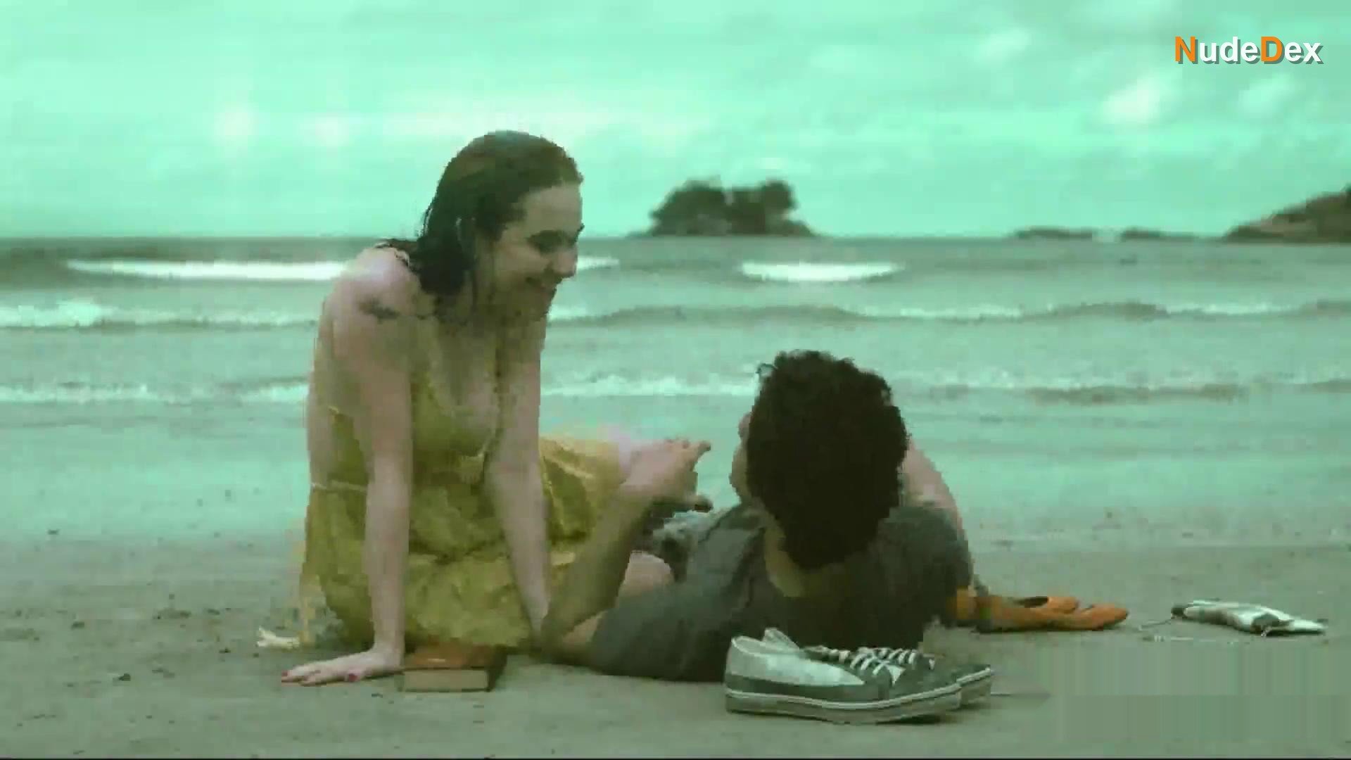 Alessandra Negrini in 2 Coelhos, photo 4