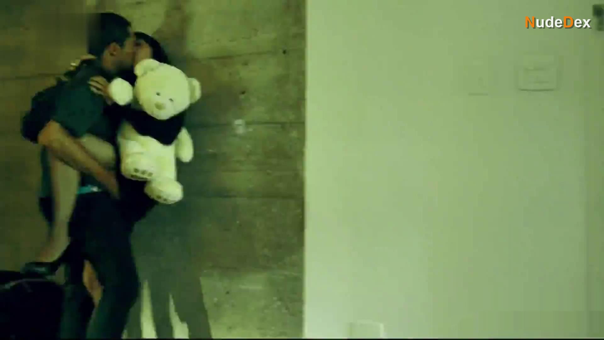 Alessandra Negrini in 2 Coelhos, photo 7