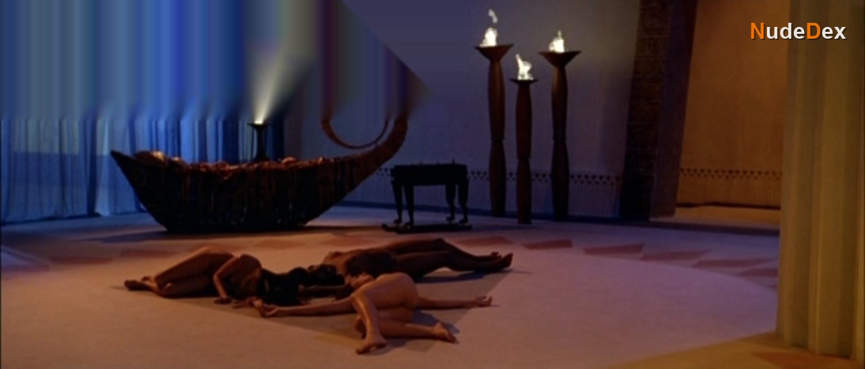 Alessandra Negrini in Cleopatra, photo 17
