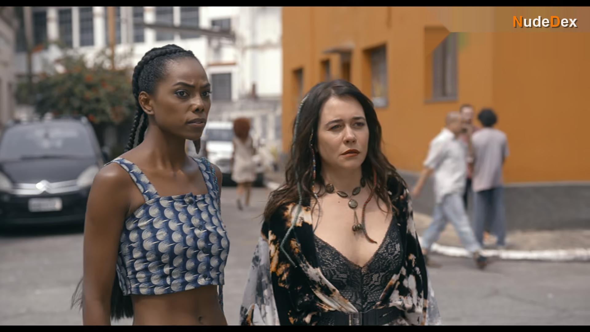 Alessandra Negrini in Invisible City, photo 8