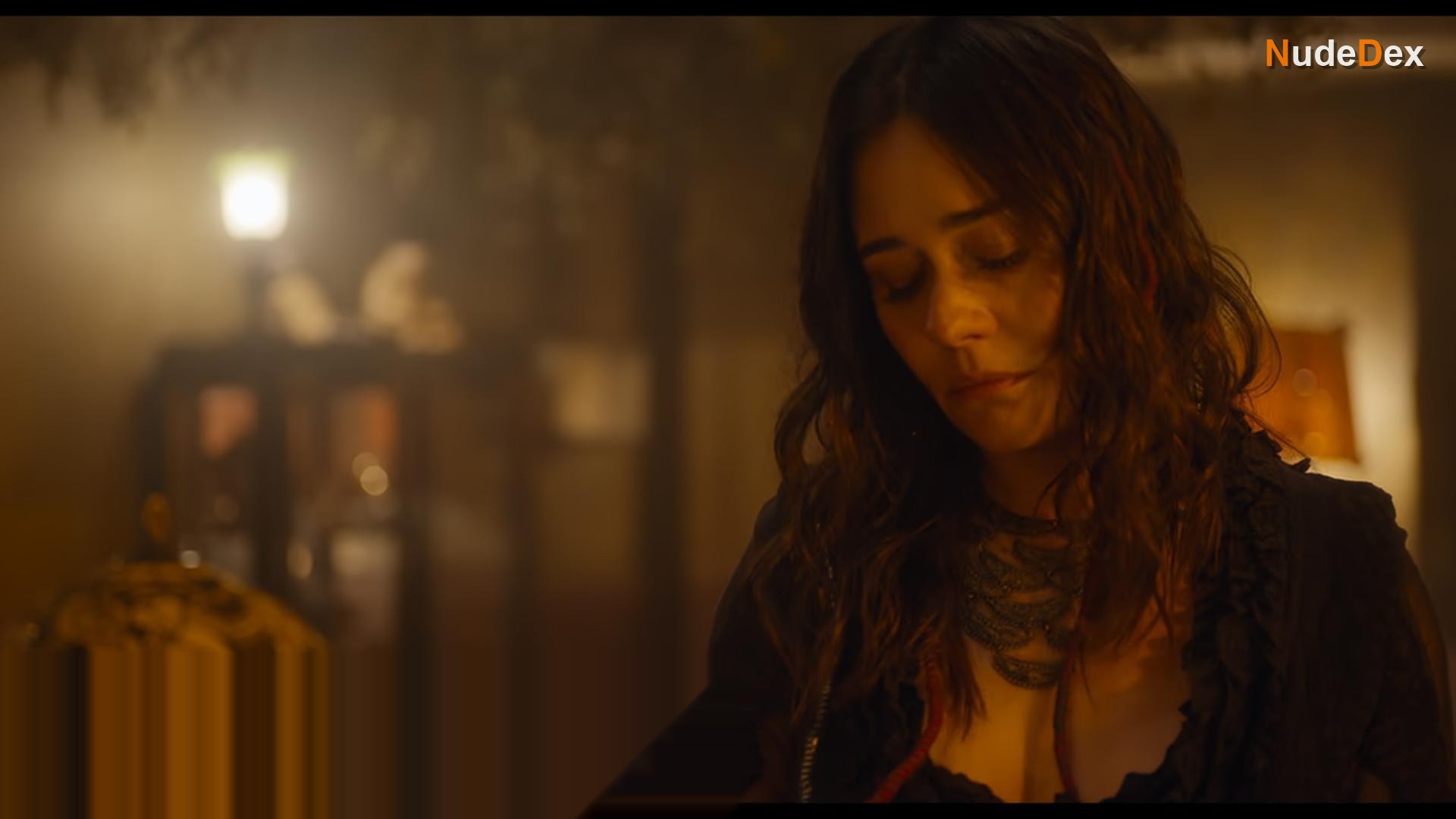Alessandra Negrini in Invisible City, photo 17