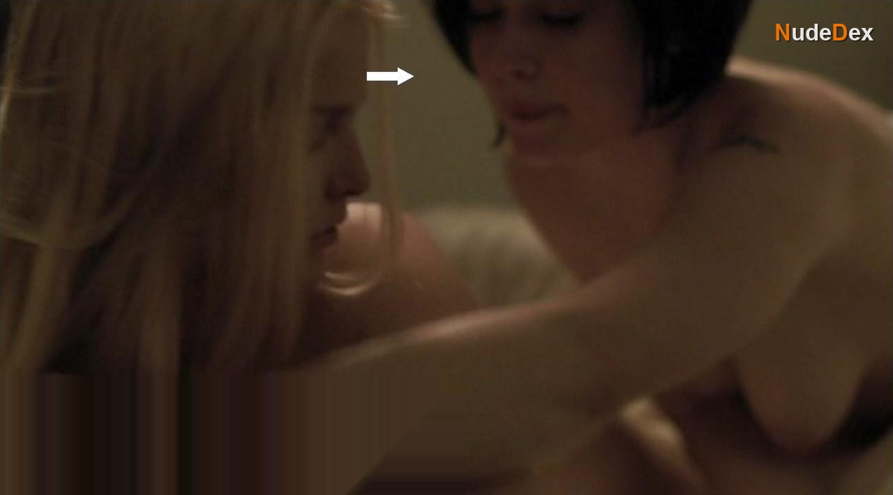 Alexandra Breckenridge in Dark, photo 3