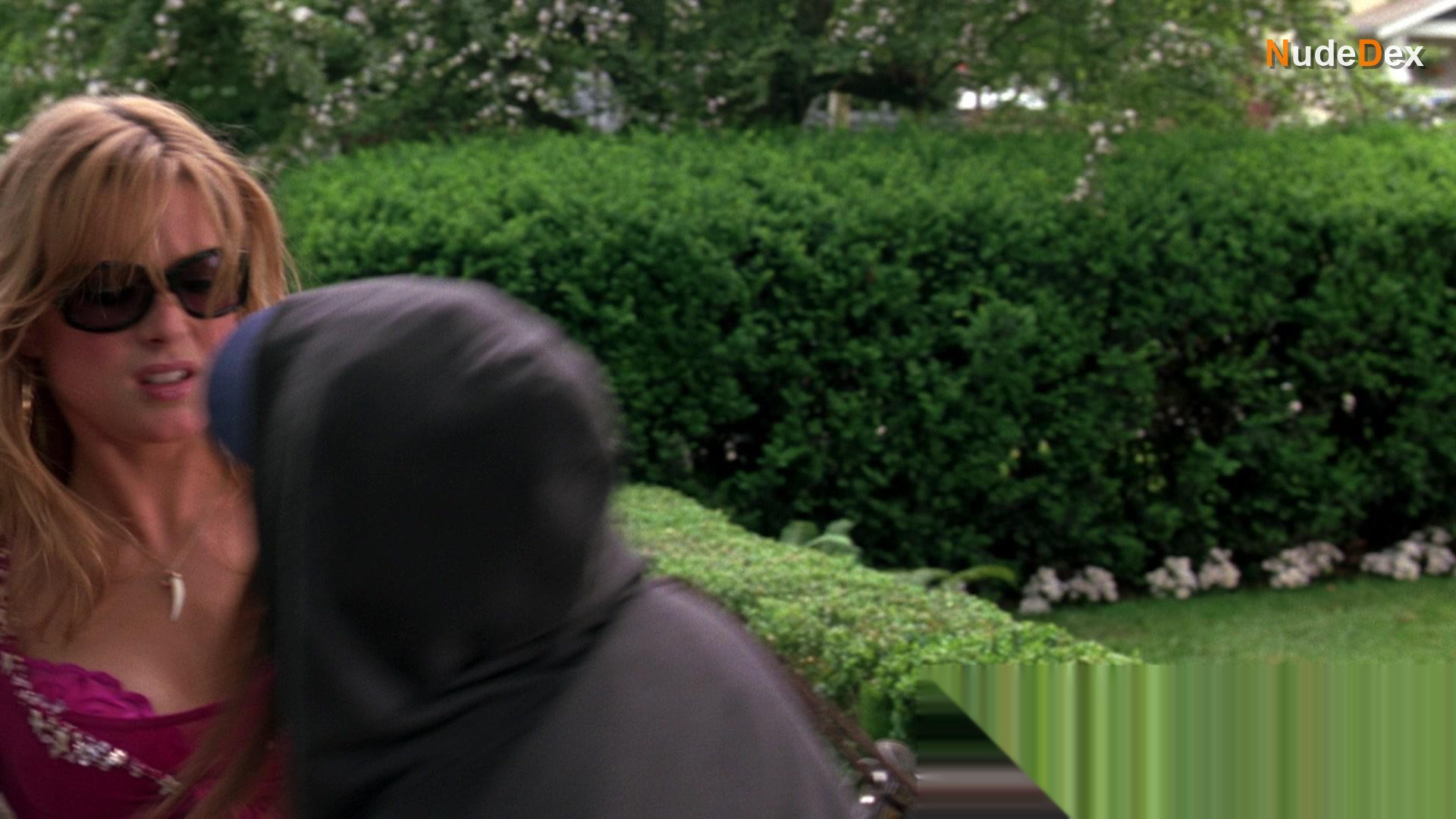 Alexandra Breckenridge in She's The Man, photo 2
