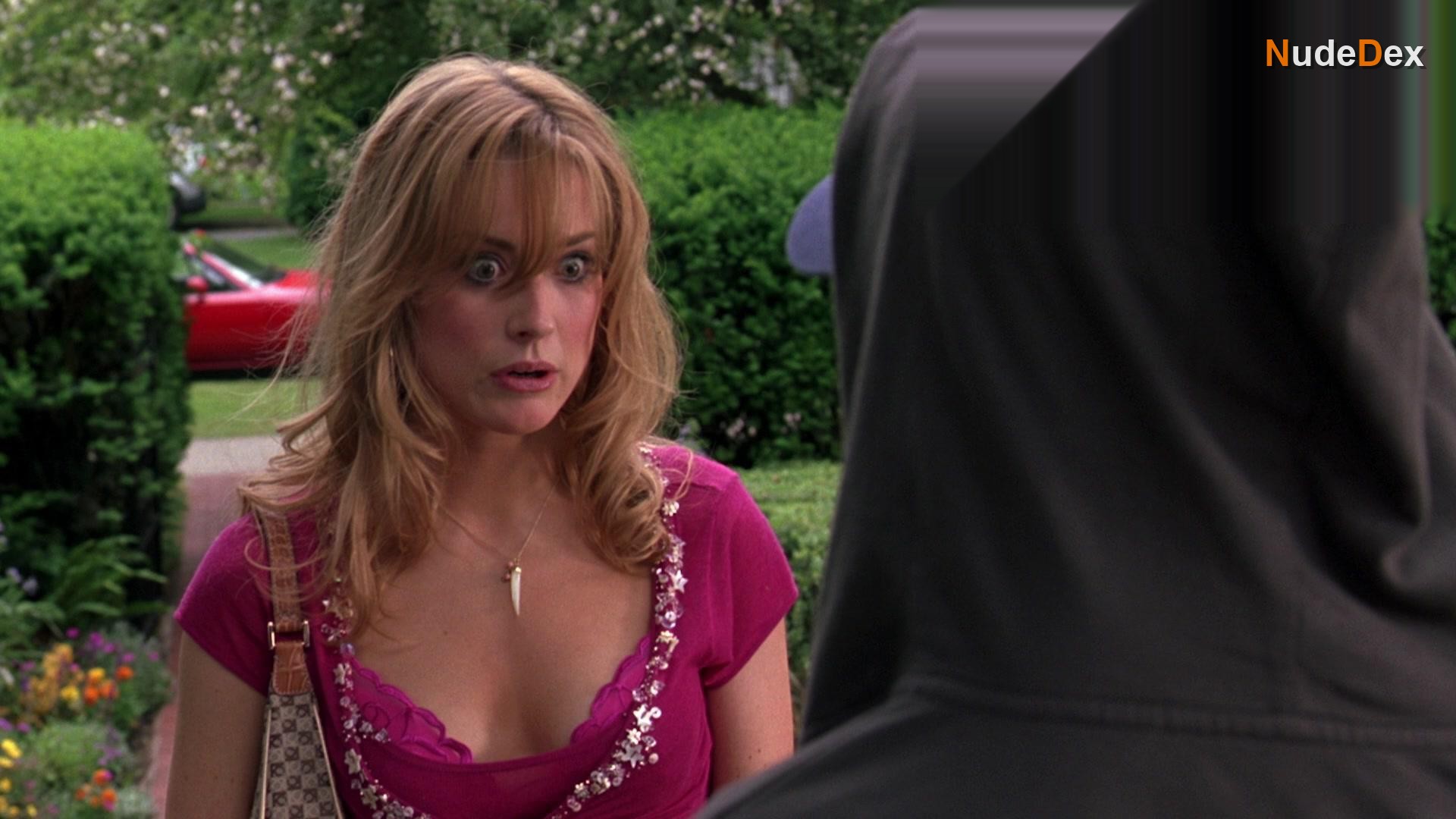 Alexandra Breckenridge in She's The Man, photo 11
