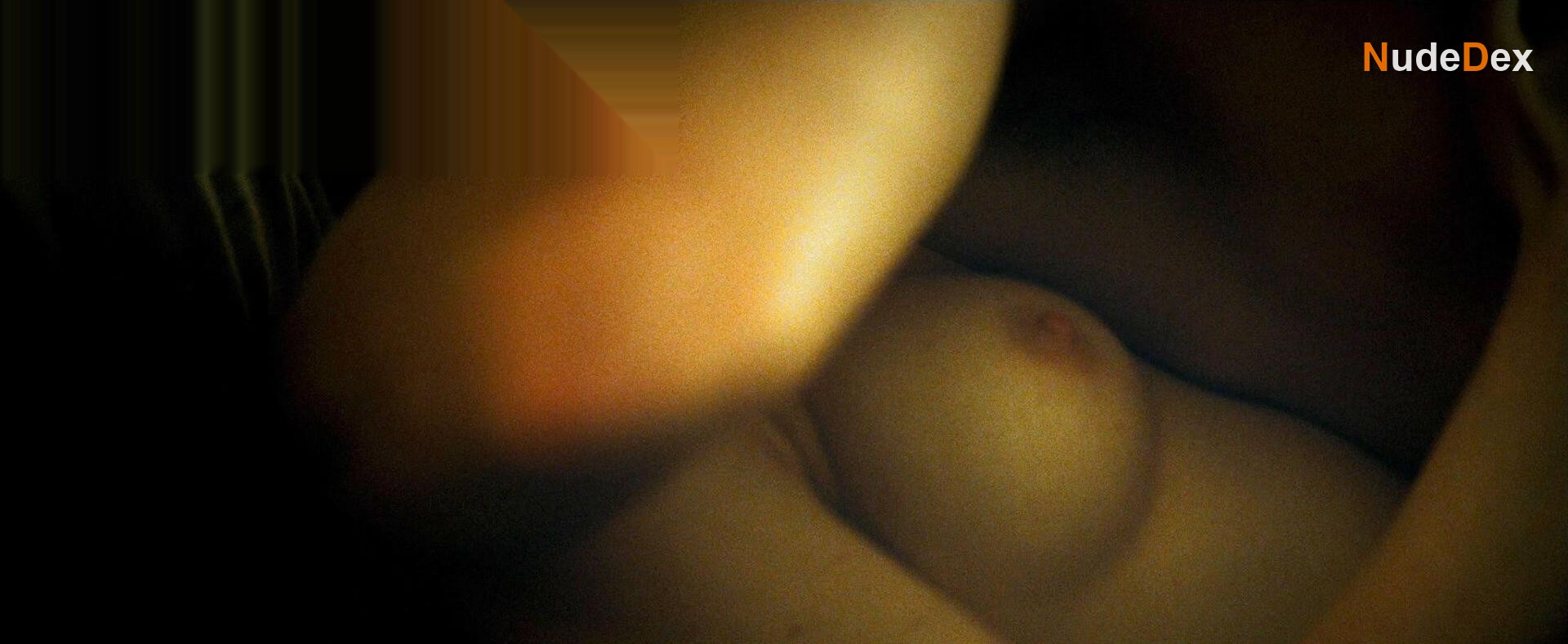 Alexandra Breckenridge in Zipper, photo 1