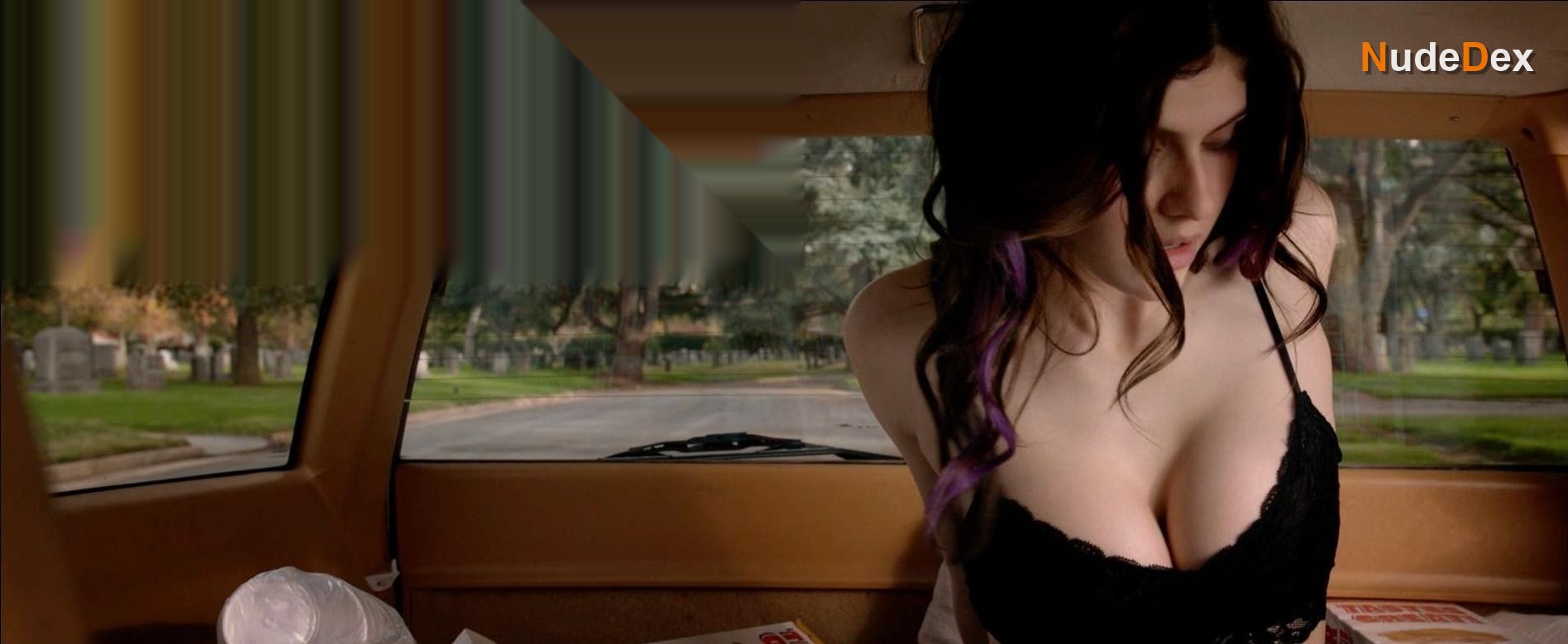 Alexandra Daddario in Burying The Ex, photo 6