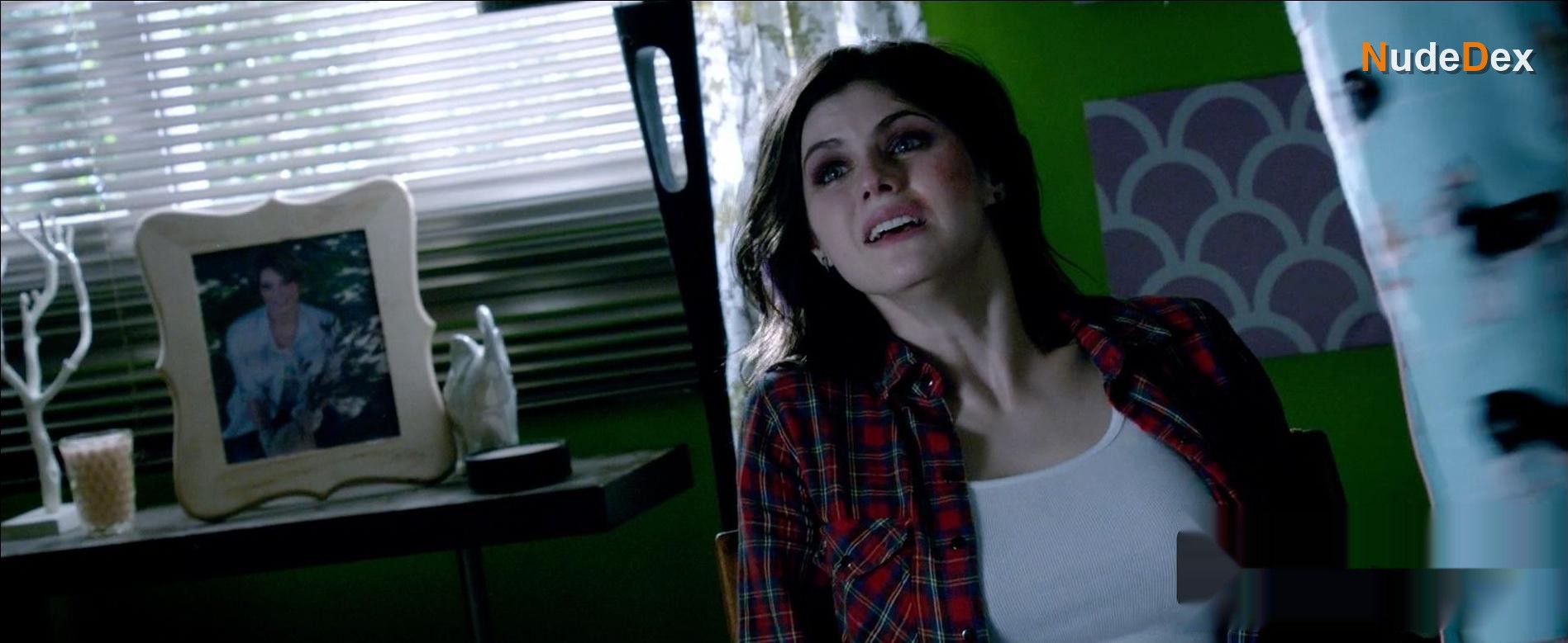 Alexandra Daddario in Burying The Ex, photo 7