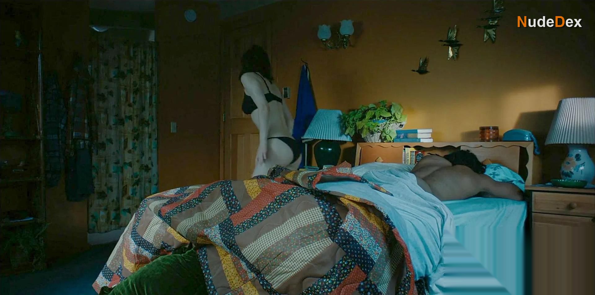 Alexandra Daddario in Couples Weekend, photo 5