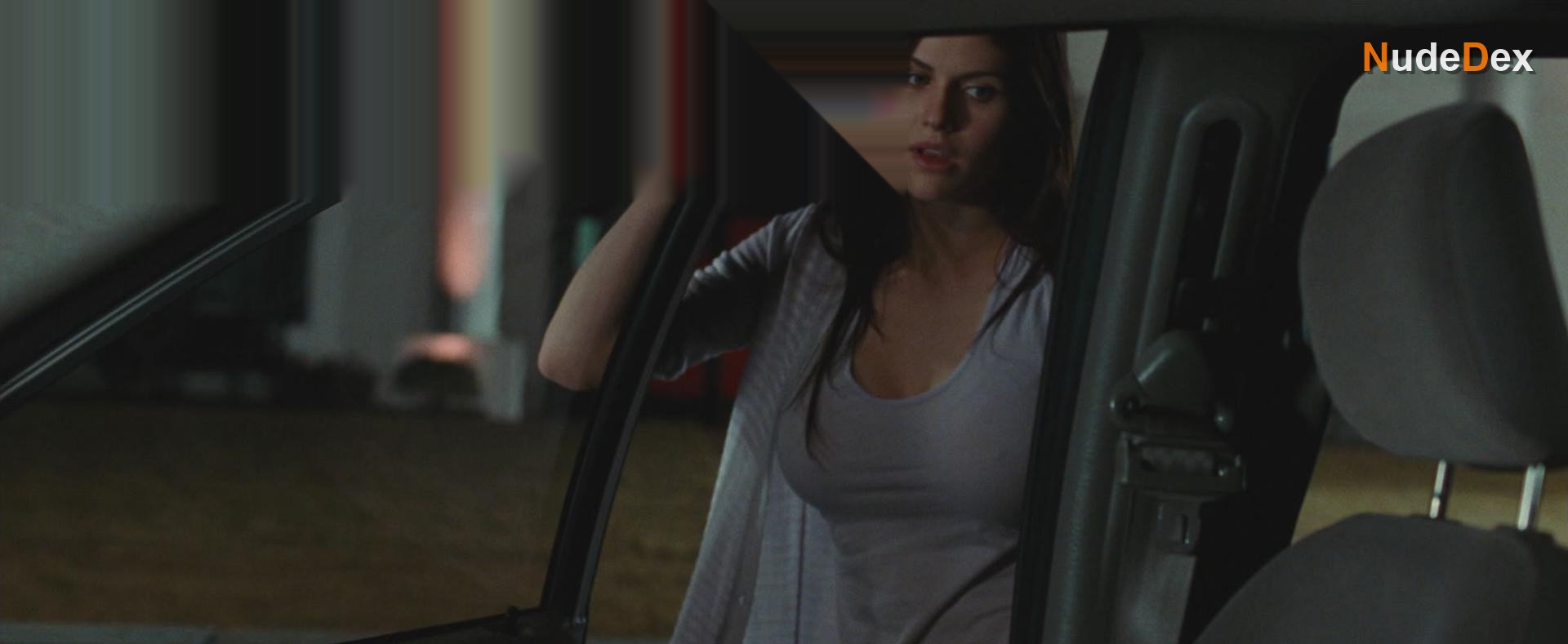 Alexandra Daddario in Hall Pass, photo 1