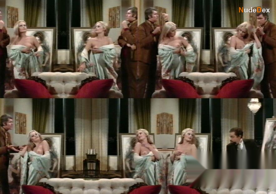 Alexandra Hay in How To Seduce A Woman, photo 2