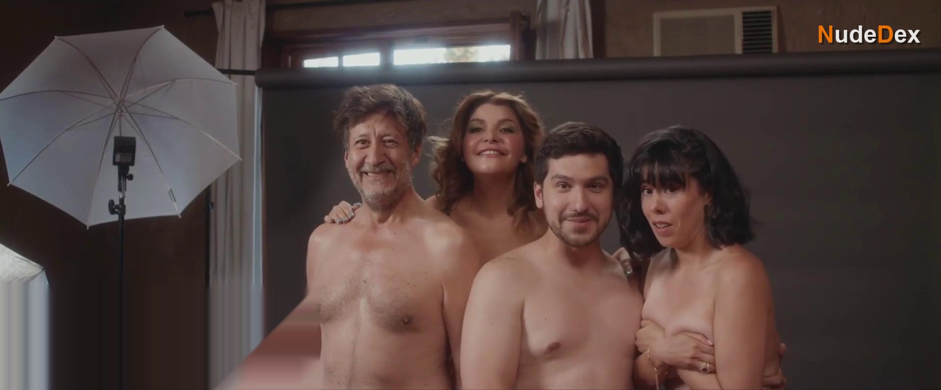 Alexis De Anda in My Mother In Law Hates Me, photo 1