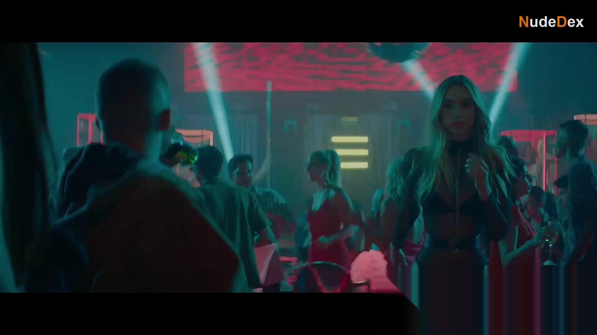 Alexis Ren in The Enforcer, photo 4